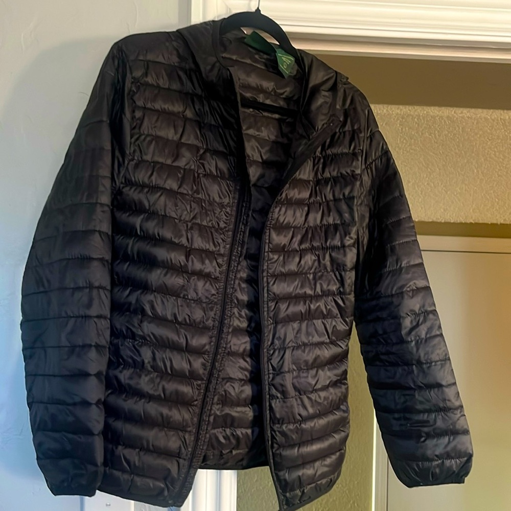 Lightweight jacket with hood